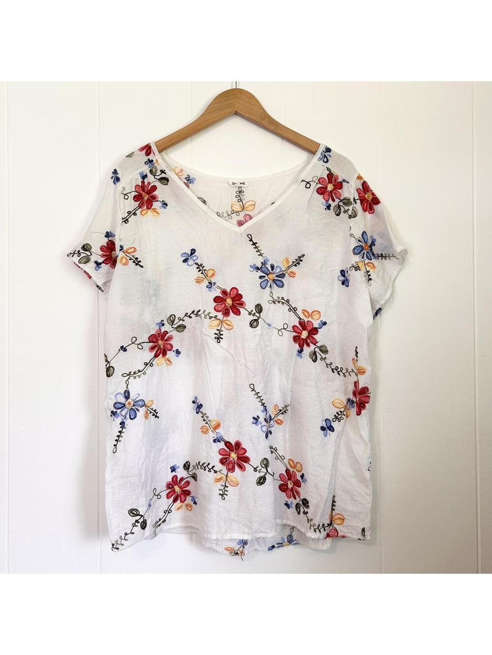 Kindred Floral Colorful Embroidered Short Sleeve Shirt Blouse Top Women's 2X